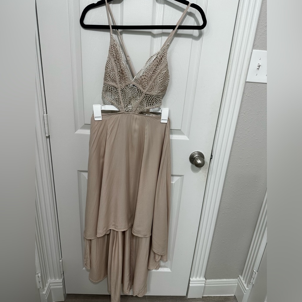 Hello Molly - Hi/Low Crochet Top Cut-Out Sides Maxi Dress - Size 6